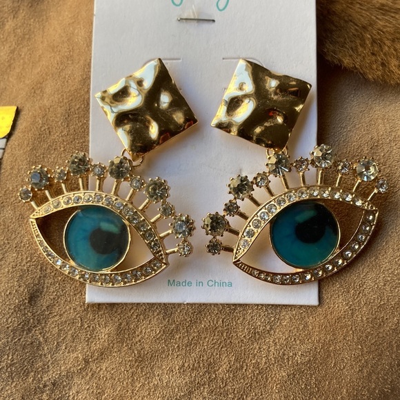 Large Rhinestone Eye Earrings - Picture 6 of 6